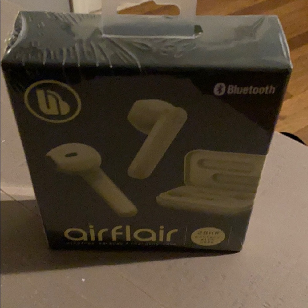 Brand New AirFlair Earbuds with charging case